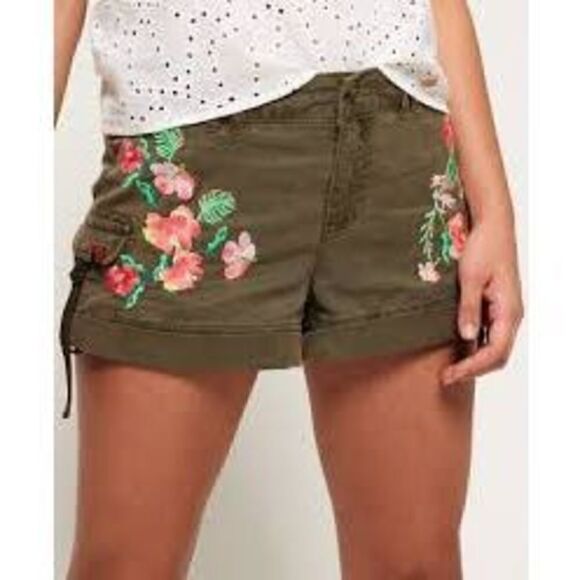 SUPERDRY TENCEL ROOKIE SHORT SHORTS EMBROIDERED FLOWERS ARMY GREEN - Picture 13 of 13